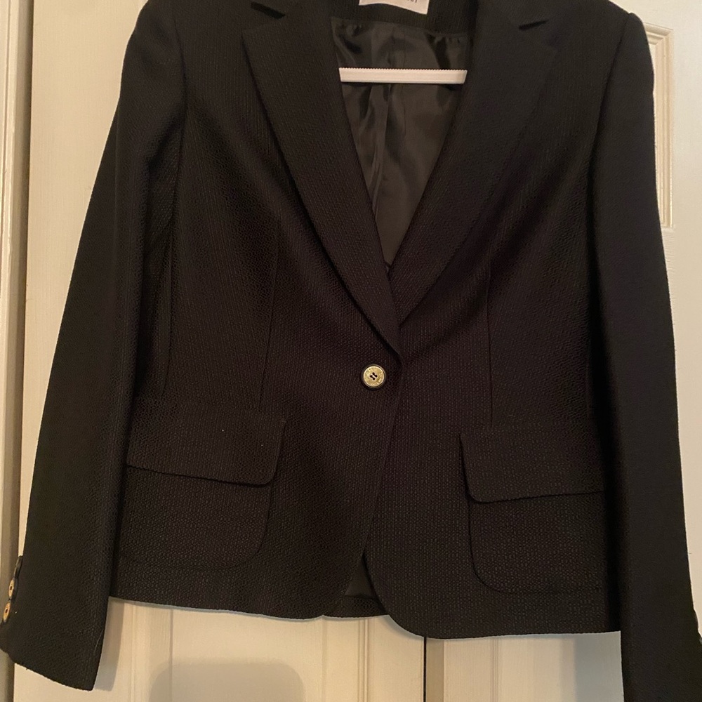 Classic Black Women's Tailored Blazer